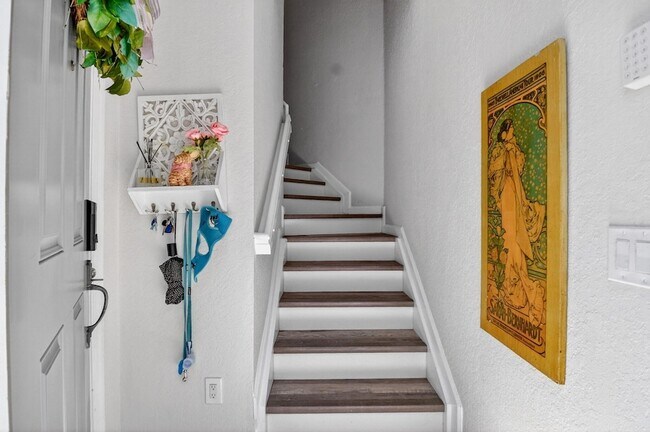 Building Photo - 3271 Laurel Ridge Cir