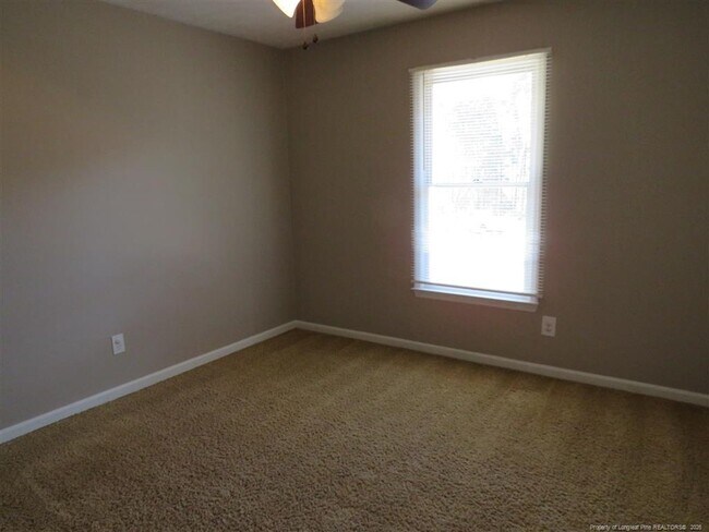 Building Photo - 5660 Bauer St