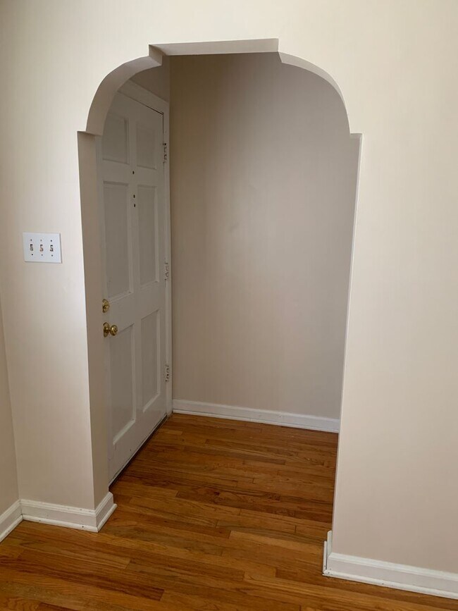 Building Photo - Kensington Park