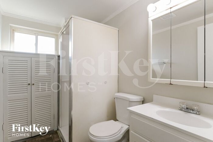 Building Photo - 8680 Belhaven Dr