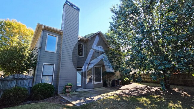 Building Photo - 223 Elmbrook Ln