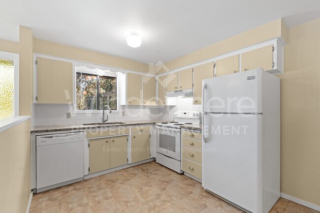 Building Photo - 7805 E Upriver Dr