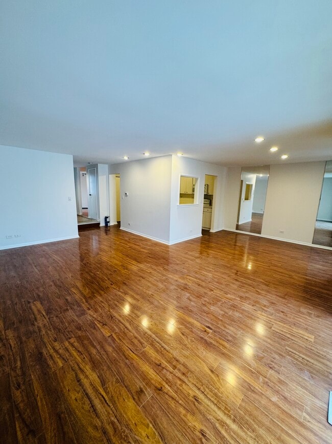 Building Photo - 532 Hummingbird Ln