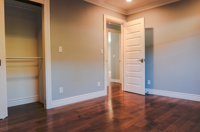 Building Photo - Beautifully remodeled, Los Altos Schools, ...