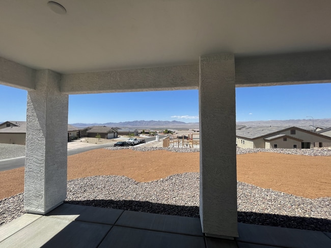 Building Photo - Beautiful Contemporary home with panoramic views! Community pool and club house use included.