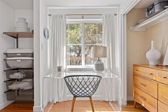 Building Photo - 1167 Ridgeway Dr