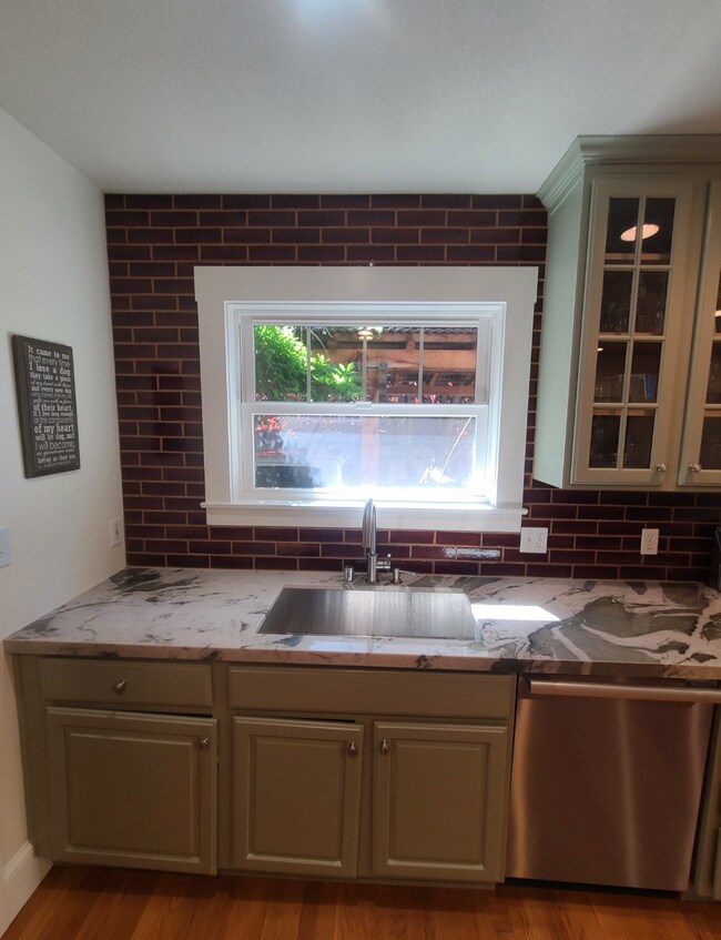 Building Photo - 1447 Laguna Ave