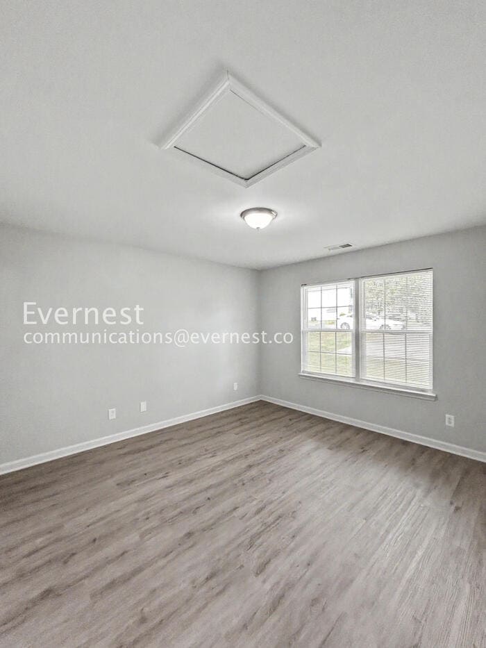 Building Photo - 1439 Clooney Ln