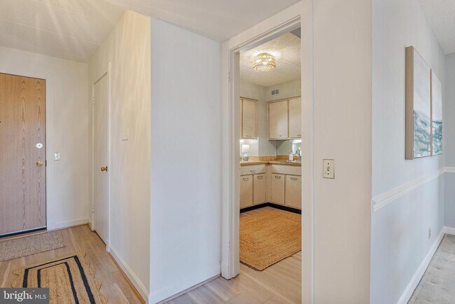 Building Photo - 100 Severn Ave