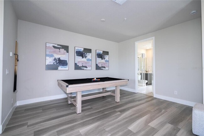 Building Photo - 7740 Sandy Ridge Dr