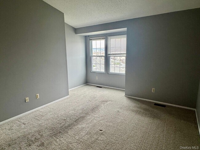 Building Photo - 3917 Whispering Hills Dr