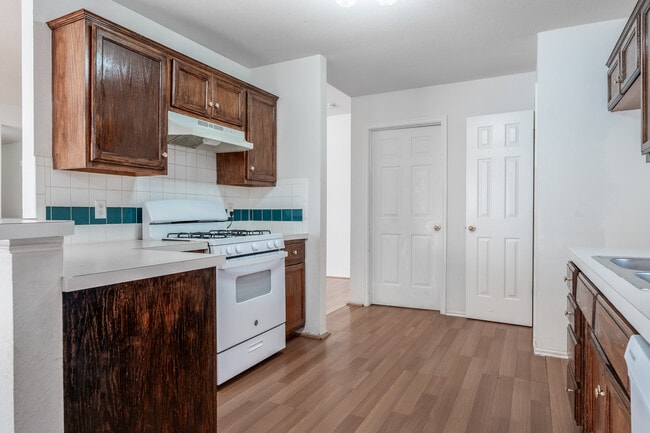 Building Photo - 5700 SE 87th St