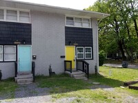 Building Photo - 1st Month Rent Free Move In Special - 2 Be...