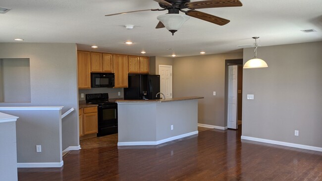 Building Photo - Townhouse for Rent in Parker