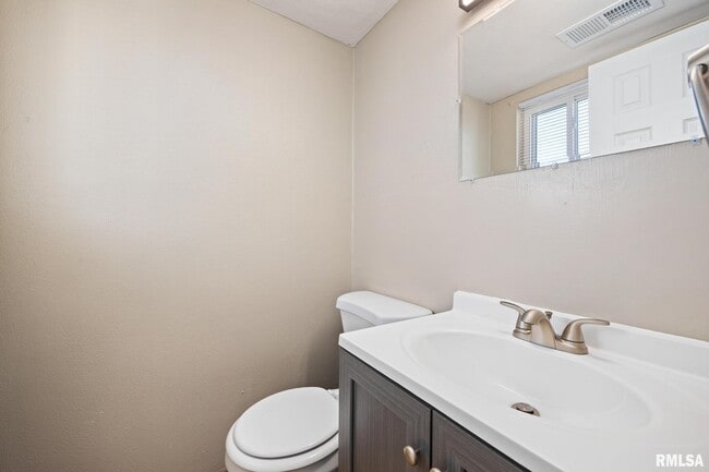 Building Photo - 2913 W Cannes Dr