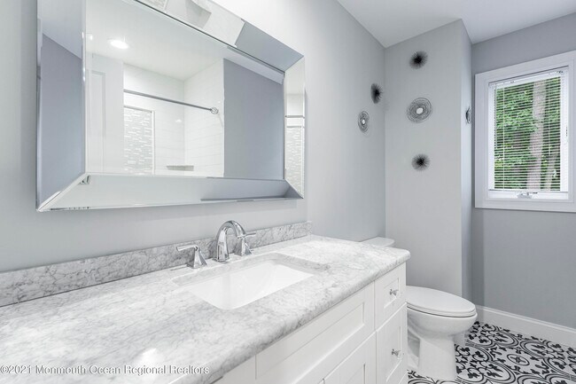 Building Photo - 16 Cypress Ave