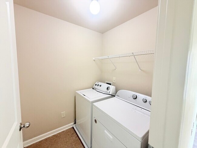 Building Photo - 5230 Brierstone Dr