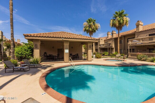 Building Photo - 930 N Mesa Dr