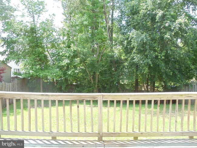 Building Photo - Welcome home!  Sought after Park Ridge in ...