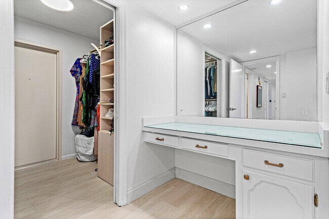 Building Photo - 2066 N Ocean Blvd