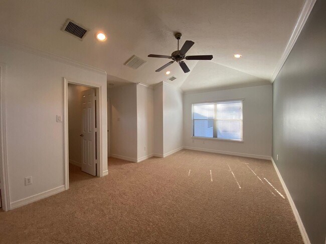 Building Photo - 3710 Sherwood Ln