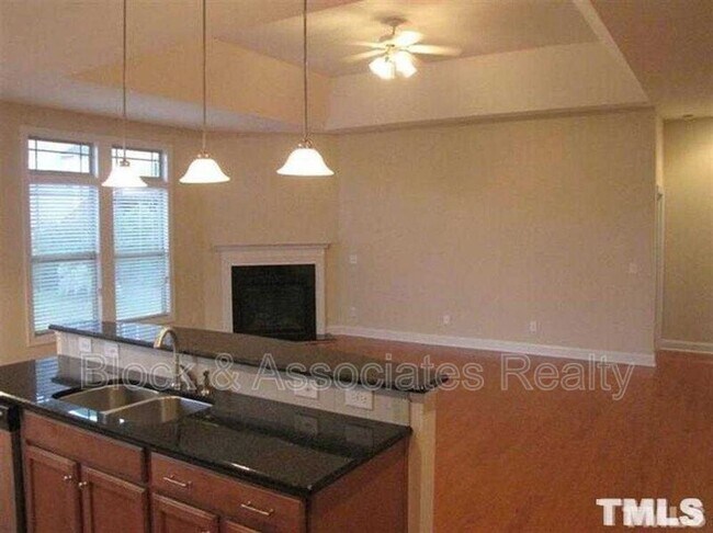Building Photo - 706 Weavers Ridge Dr