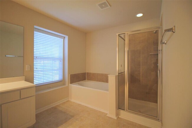 Building Photo - 4910 Hidden Nest Ct