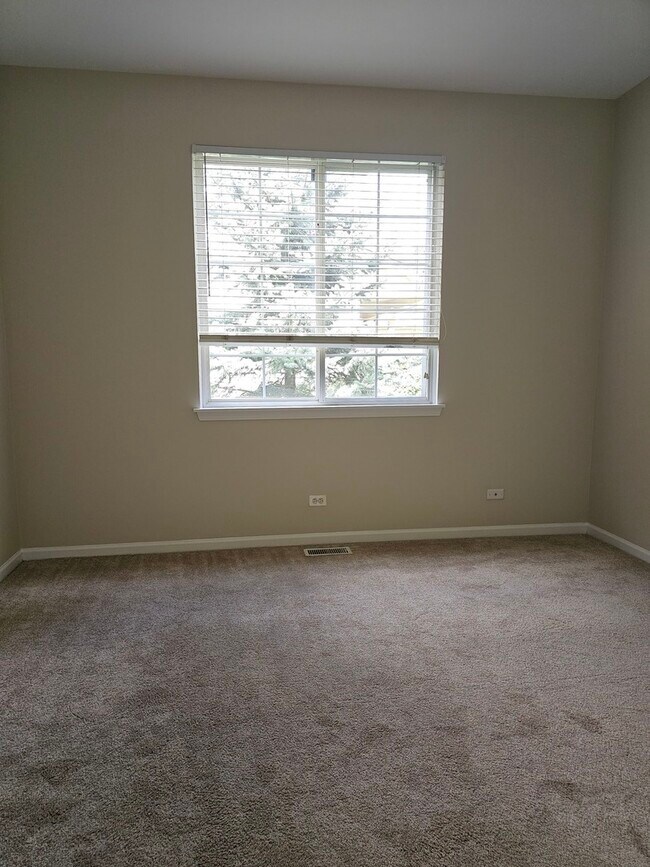 Building Photo - 420 Merry Oaks Rd