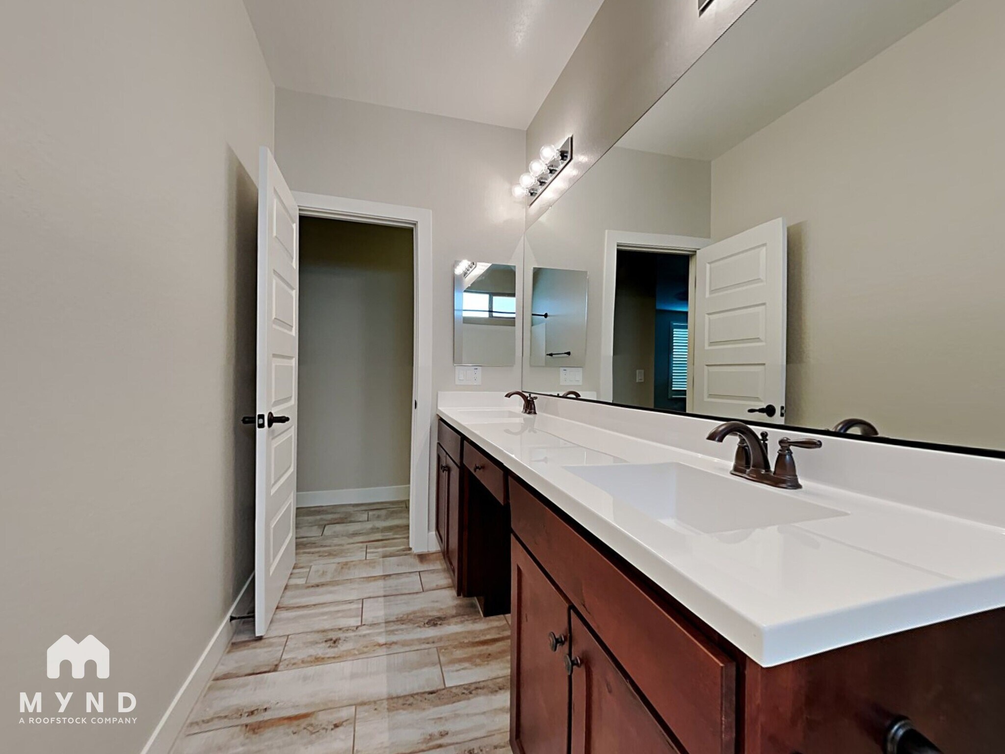 Building Photo - 2639 N Walker Way