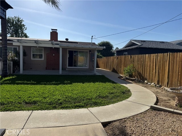 Building Photo - 12871 Russell Ave