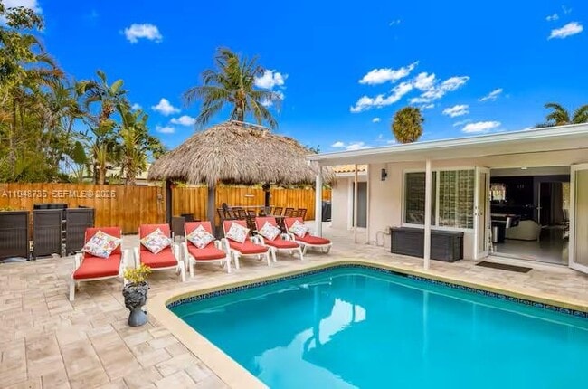 Building Photo - 1960 Coral Reef Dr