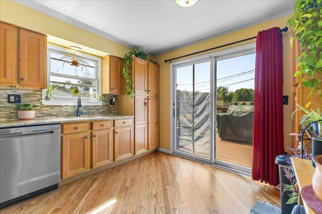 Building Photo - Beautiful Detached Home in Prime Salisbury...
