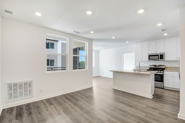Building Photo - Brand New Construction! Modern 2 Bed, 2 Ba...