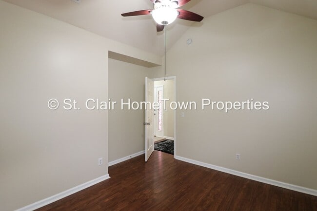 Building Photo - Family Home in Fox Hollow