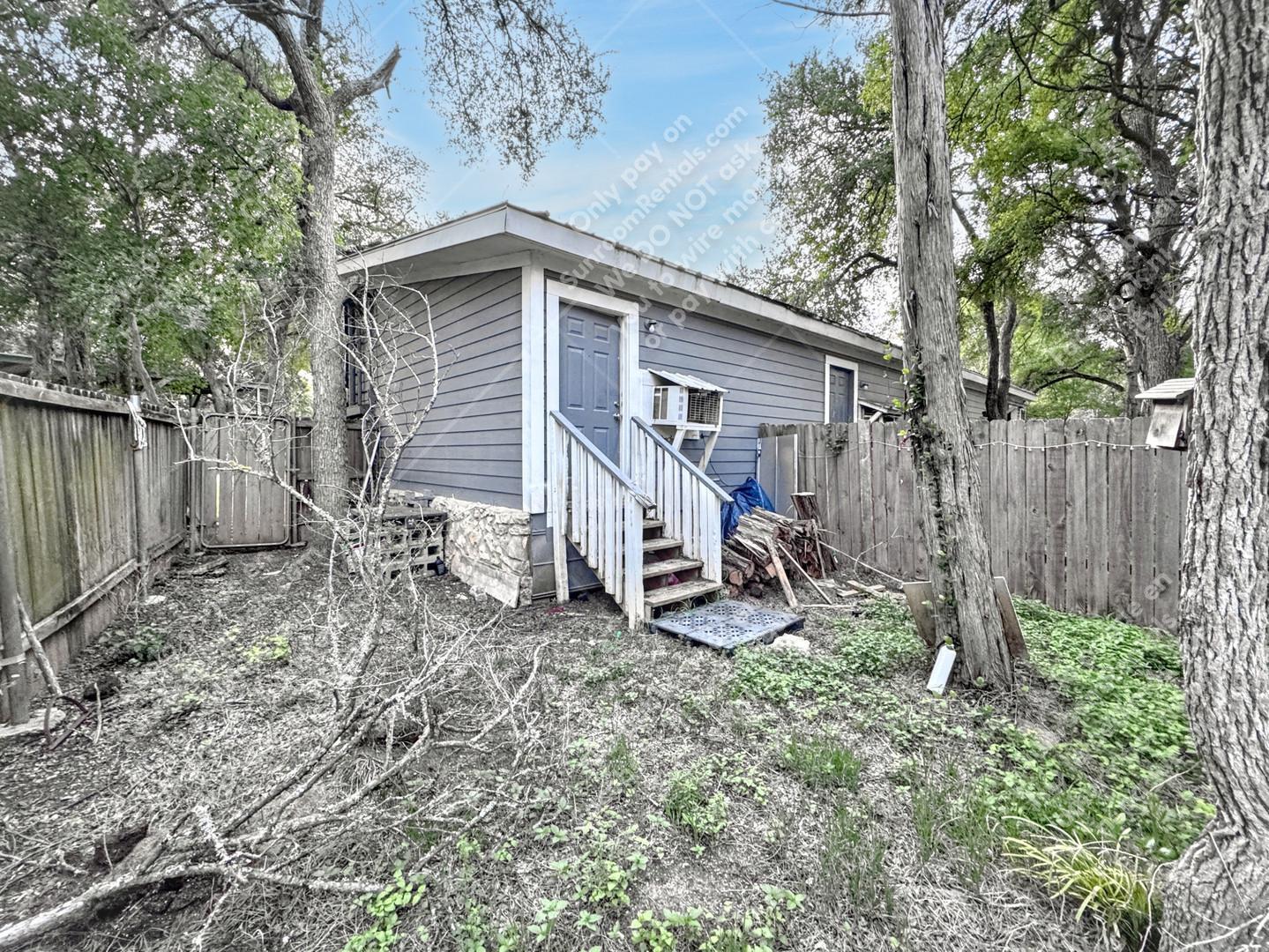 Building Photo - 1108 W McCarty Ln