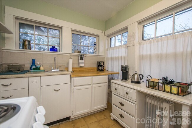 Building Photo - 109 Pearson Dr