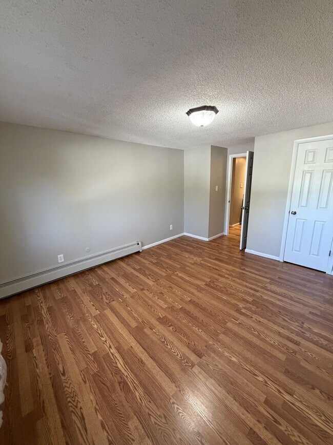 Building Photo - 1302 S Parker Rd