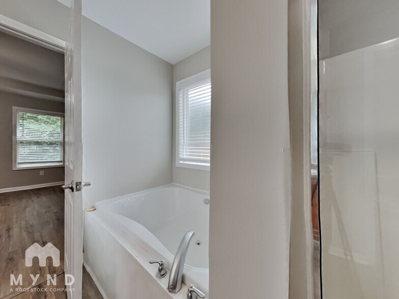 Building Photo - 50 Bellerive Ln SE