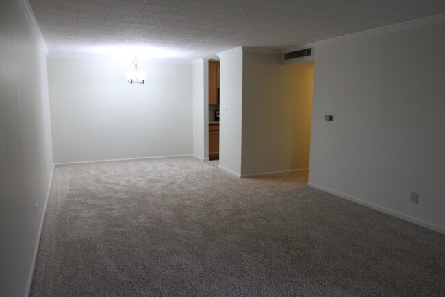 Building Photo - 960 Beau Dr
