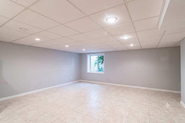 Building Photo - 6 Beaconsfield Ct