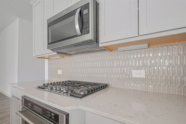 Building Photo - 133 Aurora Spgs Dr