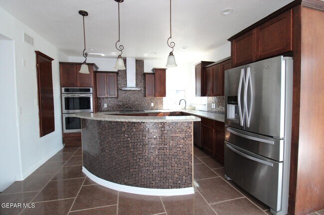 Building Photo - 561 Agua De Mar