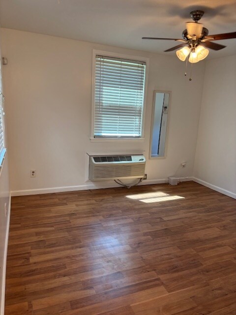 Bed/Living area with HVAC unit - 405 Patterson Street