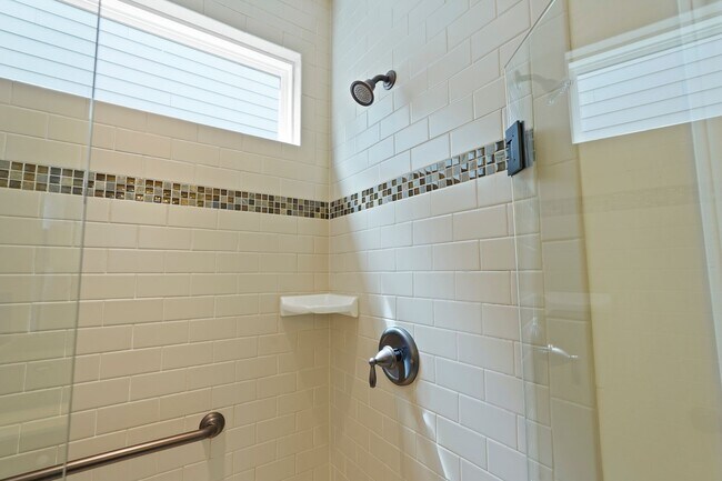Building Photo - 10 Chicory Ct