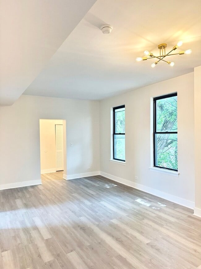 Building Photo - 3008 W 23rd St