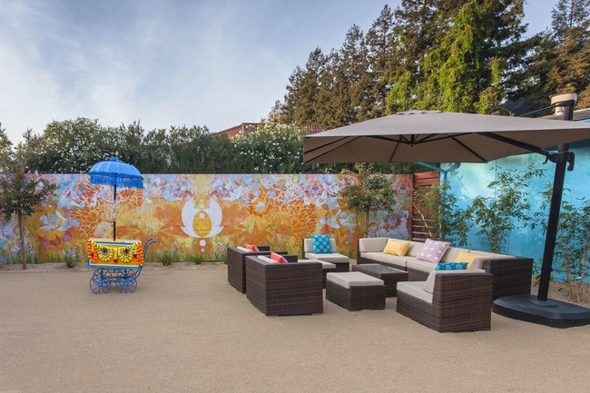 Courtyard - Priya Living Warm Springs