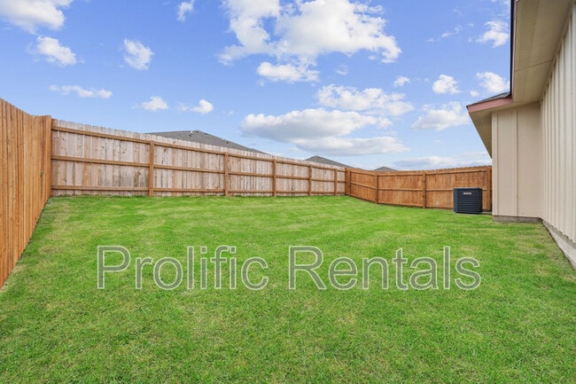 Building Photo - 126 Leon Ln