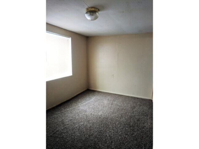 Building Photo - 1001 S Eliot St