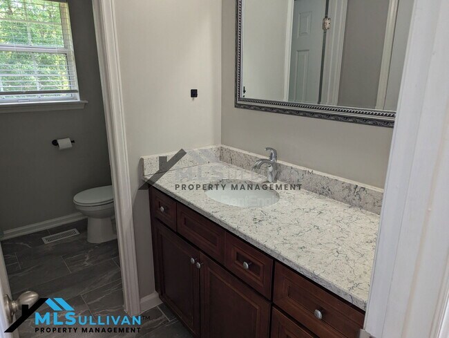 Building Photo - 7 Albert Ct