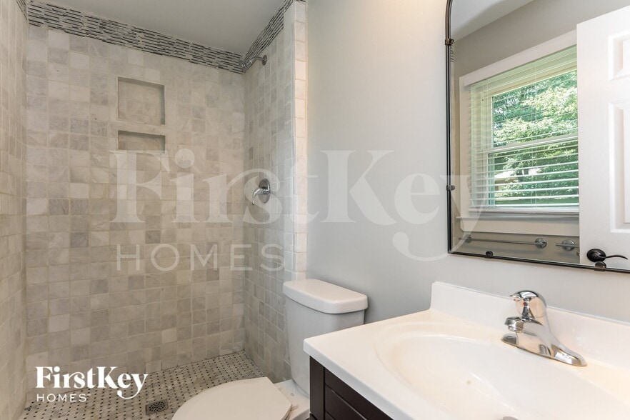 Building Photo - 524 Jasin Dr